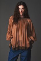 【オブリオ/AUBRIOT】のシルククレープ ブラウス 人気、トレンドファッション・服の通販 founy(ファニー) ファッション Fashion レディースファッション Fashion for Women トップス・カットソー Cut & Sew Tops シャツ・ブラウス・オフィスカジュアル Elegant Blouses & Button-Ups エアリー Airy Texture エレガント 上品 Elegant ギャザー Gathered, Ruffled シルク Silk, 100% Silk スリーブ Sleeve, Long Sleeve / Short Sleeve ドレープ Drape, Draping Fabric フレア Flare, Flared モダン Modern, Contemporary リボン Ribbon, Bow ロング Long, Long-Length thumbnail オレンジ|ID: prp329100004729611 ipo3291000000035834940