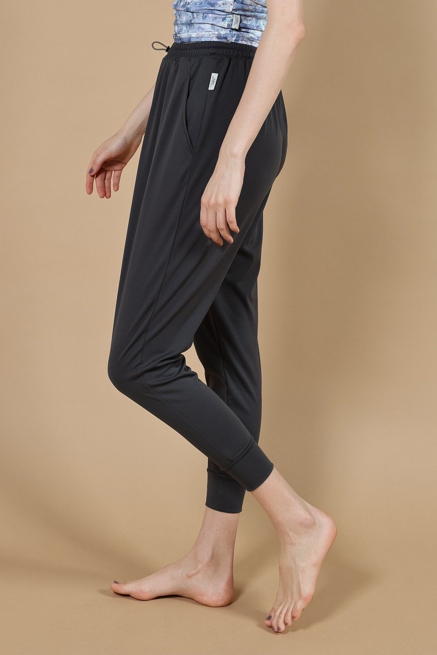 【ジュリエ/Julier】のジェントルスムースギャザーパンツ 人気、トレンドファッション・服の通販 founy(ファニー) 　ファッション　Fashion　レディースファッション　Fashion for Women　パンツ　Pants & Trousers　スポーツウェア　Functional & Stylish Sportswear　スポーツ パンツ　Workout Pants / Training Shorts / Joggers　スポーツ　Sports, Activewear　フォルム　Silhouette, Form　ヨガ　Yoga, Yoga Wear　リラックス　Relax, Relaxed Fit　レギンス　Leggings, Stretch Pants　ワーク　Workwear, Utility Style　エレガント 上品　Elegant　新作・新入荷　New Arrivals / New In　other-6|ID: prp329100004731552 ipo3291000000034175612