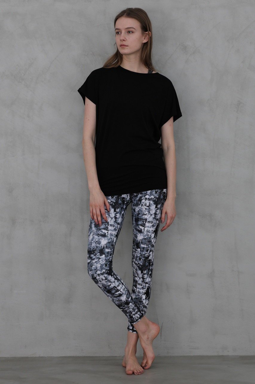 【ジュリエ/Julier】のsandflowerプリントスーパーハイレギンス 人気、トレンドファッション・服の通販 founy(ファニー) 　ファッション　Fashion　レディースファッション　Fashion for Women　パンツ　Pants & Trousers　レギンス　Leggings & Stretch Pants　スポーツウェア　Functional & Stylish Sportswear　おすすめ　Recommended / Our Picks　ストレッチ　Stretch, Stretchy Fabric　スポーツ　Sports, Activewear　セットアップ　Set-Up, Coordinated Outfit　フィット　Fit, Slim Fit　フラワー　Flower, Floral　レギンス　Leggings, Stretch Pants　エレガント 上品　Elegant　新作・新入荷　New Arrivals / New In　other-7|ID: prp329100004731554 ipo3291000000034175633