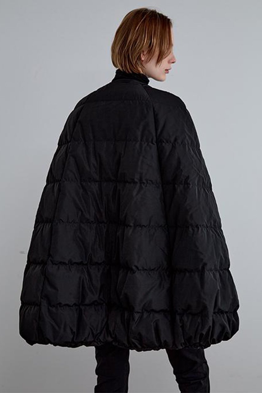 【ル フィル/LE PHIL】のパッフィーダウンケープ 人気、トレンドファッション・服の通販 founy(ファニー) 　ファッション　Fashion　レディースファッション　Fashion for Women　アウター　Coat / Outerwear Collection　レディースジャケット・軽アウター　Jackets　アクセサリー　Fashion Accessories　エレガント 上品　Elegant　クラシカル　Classical, Vintage-Inspired　ジャケット　Jacket, Outerwear　スポーティ　Sporty, Casual Athletic　ダウン　Down, Puffer　ドローコード　Drawcord, Drawstring Cord　フォルム　Silhouette, Form　新作・新入荷　New Arrivals / New In　other-7|ID: prp329100004731606 ipo3291000000034176168