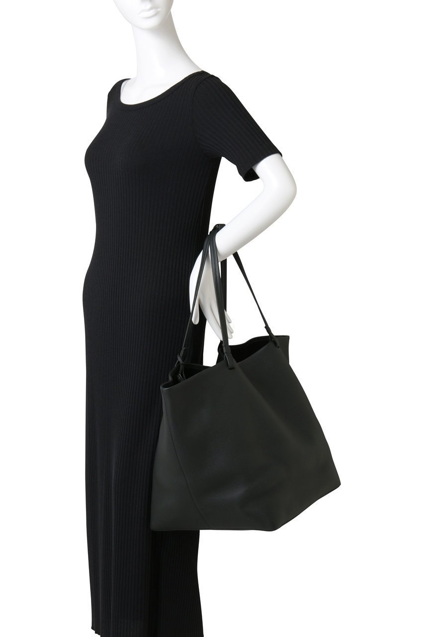 【ザ ロウ/THE ROW】のXL PARK TOTE 人気、トレンドファッション・服の通販 founy(ファニー) 　ファッション　Fashion　レディースファッション　Fashion for Women　バッグ　Bags　トレンド　Trend, Trending Now　ポーチ　Pouch, Small Case　新作・新入荷　New Arrivals / New In　旅行　Travel　ビジネス 仕事 通勤　Business / Work / Commuting　other-2|ID: prp329100004731623 ipo3291000000034176318