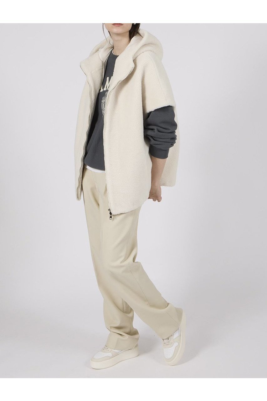 【リナージオ/LIGNAGGIO】のECOPEL ラムシャーリング風フレンチスリーブフードジレ 人気、トレンドファッション・服の通販 founy(ファニー) 　ファッション　Fashion　レディースファッション　Fashion for Women　アウター　Coat / Outerwear Collection　レディースジャケット・軽アウター　Jackets　シャーリング　Shirring, Ruched　ジャケット　Jacket, Outerwear　トレンド　Trend, Trending Now　ファブリック　Fabric, Textile　ベスト　Vest, Waistcoat　新作・新入荷　New Arrivals / New In　other-8|ID: prp329100004732967 ipo3291000000034187461