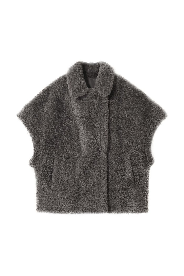 【リナージオ/LIGNAGGIO】のラム風フェイクフレンチスリープジレ インテリア・キッズ・メンズ・レディースファッション・服の通販 founy(ファニー) https://founy.com/ ファッション Fashion レディースファッション Fashion for Women アウター Coat / Outerwear Collection レディースジャケット・軽アウター Jackets ジャケット Jacket, Outerwear フェイク Faux, Fake ベスト Vest, Waistcoat |ID: prp329100004732972 ipo3291000000034187495