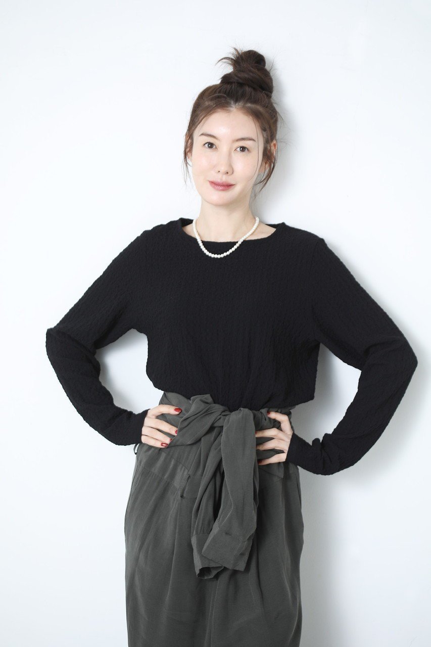 【マイ ウィークネス/MY WEAKNESS】のHilja T Shirt Long 人気、トレンドファッション・服の通販 founy(ファニー) 　ファッション　Fashion　レディースファッション　Fashion for Women　トップス・カットソー　Cut & Sew Tops　シャツ・ブラウス・オフィスカジュアル　Elegant Blouses & Button-Ups　ロングTシャツ・Tシャツ　Longline T-Shirts & Tees　カットソー・ベーシックTシャツ　Cut-and-Sewn Tops / Stretch Tees & Basics　イタリア　Italy　カットソー　Cut and Sewn Top　シンプル　Simple, Minimal　ジャケット　Jacket, Outerwear　スリーブ　Sleeve, Long Sleeve / Short Sleeve　デニム　Denim, Jeans Material　フィット　Fit, Slim Fit　ロング　Long, Long-Length　再入荷　Restock / Back in Stock　other-7|ID: prp329100004735905 ipo3291000000036049357