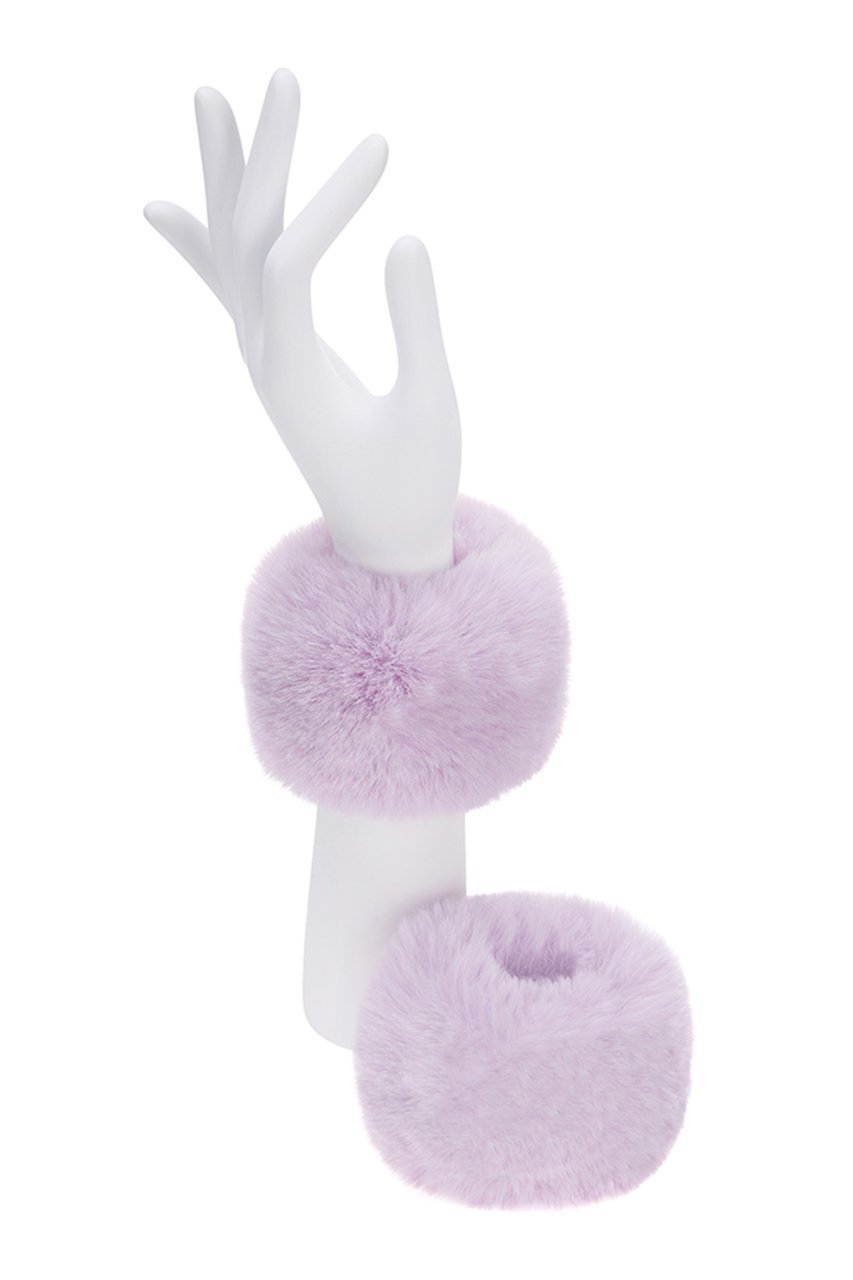 【レモンプレット/Lemonplet】のFAUX FUR POFFIYU BRACELET 人気、トレンドファッション・服の通販 founy(ファニー) 　ファッション　Fashion　レディースファッション　Fashion for Women　ジュエリー　Jewelry　チェーン＆カフブレスレット　Cuff & Chain Bracelets　バングル・カフブレスレット　Bangles & Cuff Bracelets　アクセサリー　Fashion Accessories　スペシャル　Special, Limited Edition　ブレスレット　Bracelet, Wristband　ブロック　Block, Solid Block Pattern　マグネット　Magnet, Magnetic Closure　再入荷　Restock / Back in Stock　冬　Winter / This Winter　other-5|ID: prp329100004737428 ipo3291000000034219310