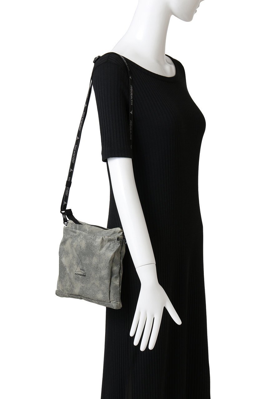 【アンドワンダー/and wander】の【UNISEX】ROA sil printed サコッシュ 人気、トレンドファッション・服の通販 founy(ファニー) 　ファッション　Fashion　レディースファッション　Fashion for Women　スポーツウェア　Functional & Stylish Sportswear　スポーツバッグ・ジム用ポーチ・バックパック　Gym Bag / Sports Backpack / Pouch for Training　ユニセックス　Unisex, Genderless　スタイリッシュ　Stylish, Fashionable　スポーツ　Sports, Activewear　スマート　Smart, Elegant　財布　Wallet, Purse　軽量　Lightweight, Ultra Light　other-2|ID: prp329100004738867 ipo3291000000036041484