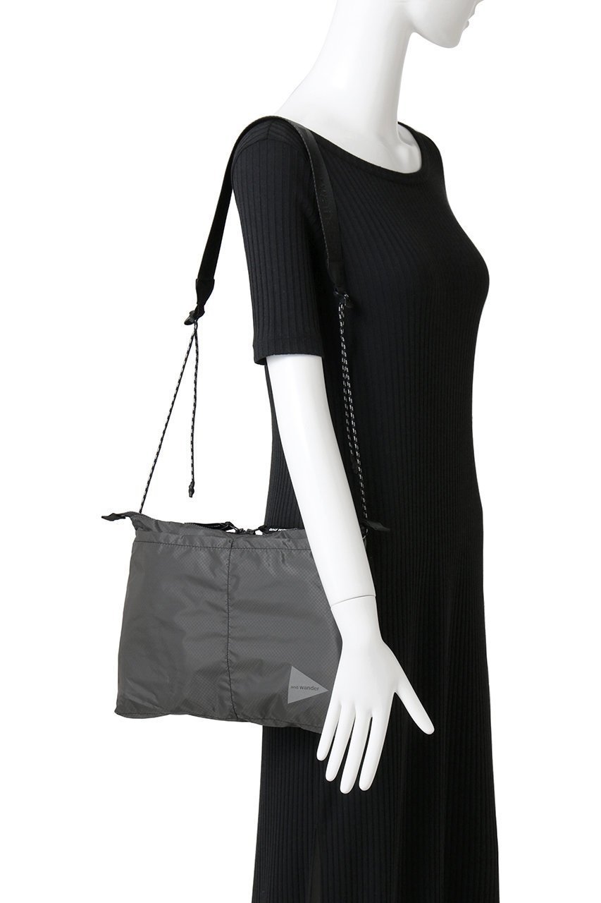【アンドワンダー/and wander】の【UNISEX】sil サコッシュ 人気、トレンドファッション・服の通販 founy(ファニー) 　ファッション　Fashion　レディースファッション　Fashion for Women　ポーチ&ミニバッグ　Pouches & Mini Bags　ユニセックス　Unisex, Genderless　アウトドア　Outdoor Clothing　スマート　Smart, Elegant　ポーチ　Pouch, Small Case　新作・新入荷　New Arrivals / New In　旅行　Travel　財布　Wallet, Purse　軽量　Lightweight, Ultra Light　other-2|ID: prp329100004738869 ipo3291000000034228967