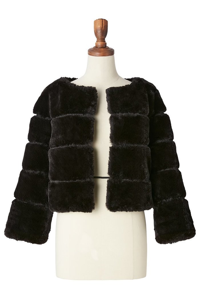 【デイジーリン/DAISY LIN】のLove Fur Jacket “Black Princess” インテリア・キッズ・メンズ・レディースファッション・服の通販 founy(ファニー) https://founy.com/ ファッション Fashion レディースファッション Fashion for Women アウター Coat / Outerwear Collection レディースジャケット・軽アウター Jackets インナー Innerwear 洗える Machine Washable サテン Satin, Glossy Fabric ショート Short, Short Length シルク Silk, 100% Silk ジャケット Jacket, Outerwear ストレッチ Stretch, Stretchy Fabric なめらか Smooth, Silky Texture バランス Balance, Style Balance ポケット Pocket, Pocket Detail 防寒 Cold Protection, Winter-Ready モダン Modern, Contemporary ラグジュアリー Luxury, Elegant リアル Real, Realistic レース Lace, Lace Fabric ワイド Wide, Wide Fit 冬 Winter / This Winter |ID: prp329100004739948 ipo3291000000036566673