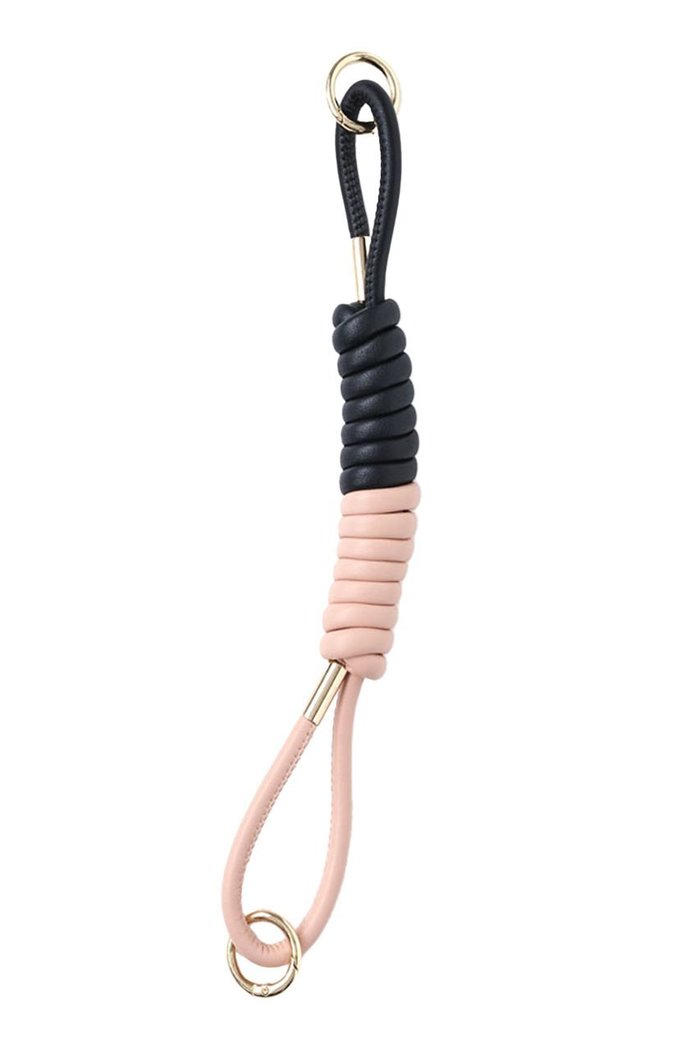 【エジュー/ajew】の【ELLESHOP限定】Coil strap インテリア・キッズ・メンズ・レディースファッション・服の通販 founy(ファニー) https://founy.com/ ファッション Fashion レディースファッション Fashion for Women おすすめ Recommended / Our Picks キーホルダー Keychain, Key Holder スマホケース Smartphone Case チャーム Charm, Pendant ラップ Wrap, Wrap Design エレガント 上品 Elegant |ID: prp329100004740011 ipo3291000000035716833