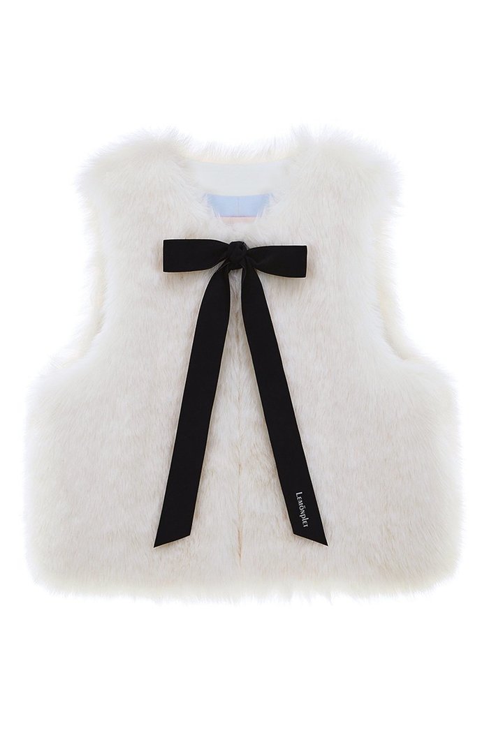 【レモンプレット/Lemonplet】のBLANCHE SHORT VEST インテリア・キッズ・メンズ・レディースファッション・服の通販 founy(ファニー) https://founy.com/ ファッション Fashion レディースファッション Fashion for Women アウター Coat / Outerwear Collection レディースジャケット・軽アウター Jackets ショート Short, Short Length ジャケット Jacket, Outerwear フェイクファー Faux Fur, Imitation Fur フェミニン Feminine, Girly フォーマル Formal, Dressy フロント Front, Front Design ベスト Vest, Waistcoat ポケット Pocket, Pocket Detail リボン Ribbon, Bow ロング Long, Long-Length |ID: prp329100004740039 ipo3291000000035972196