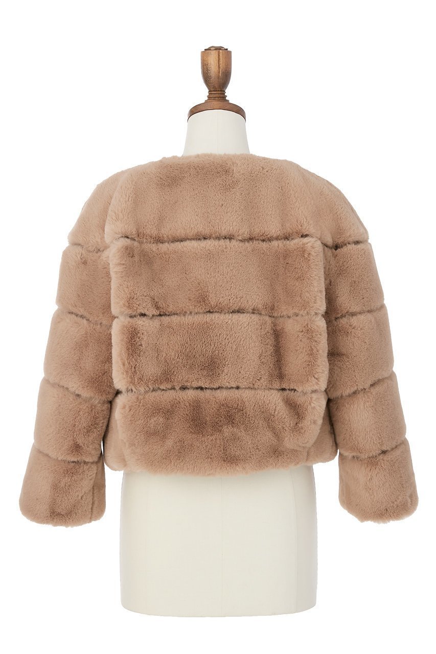 【デイジーリン/DAISY LIN】のLove Fur Jacket “Almond Princess” 人気、トレンドファッション・服の通販 founy(ファニー) 　ファッション　Fashion　レディースファッション　Fashion for Women　アウター　Coat / Outerwear Collection　レディースジャケット・軽アウター　Jackets　インナー　Innerwear　洗える　Machine Washable　サテン　Satin, Glossy Fabric　ショート　Short, Short Length　シルク　Silk, 100% Silk　ジャケット　Jacket, Outerwear　ストレッチ　Stretch, Stretchy Fabric　なめらか　Smooth, Silky Texture　バランス　Balance, Style Balance　ポケット　Pocket, Pocket Detail　防寒　Cold Protection, Winter-Ready　モダン　Modern, Contemporary　ラグジュアリー　Luxury, Elegant　リアル　Real, Realistic　レース　Lace, Lace Fabric　ワイド　Wide, Wide Fit　冬　Winter / This Winter　other-2|ID: prp329100004741061 ipo3291000000035871247