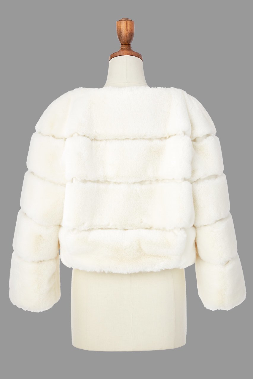 【デイジーリン/DAISY LIN】のLove Fur Jacket “Snow Princess” 人気、トレンドファッション・服の通販 founy(ファニー) 　ファッション　Fashion　レディースファッション　Fashion for Women　アウター　Coat / Outerwear Collection　レディースジャケット・軽アウター　Jackets　インナー　Innerwear　洗える　Machine Washable　サテン　Satin, Glossy Fabric　ショート　Short, Short Length　シルク　Silk, 100% Silk　ジャケット　Jacket, Outerwear　ストレッチ　Stretch, Stretchy Fabric　なめらか　Smooth, Silky Texture　バランス　Balance, Style Balance　ポケット　Pocket, Pocket Detail　防寒　Cold Protection, Winter-Ready　モダン　Modern, Contemporary　ラグジュアリー　Luxury, Elegant　リアル　Real, Realistic　レース　Lace, Lace Fabric　ワイド　Wide, Wide Fit　冬　Winter / This Winter　other-2|ID: prp329100004741063 ipo3291000000036676960