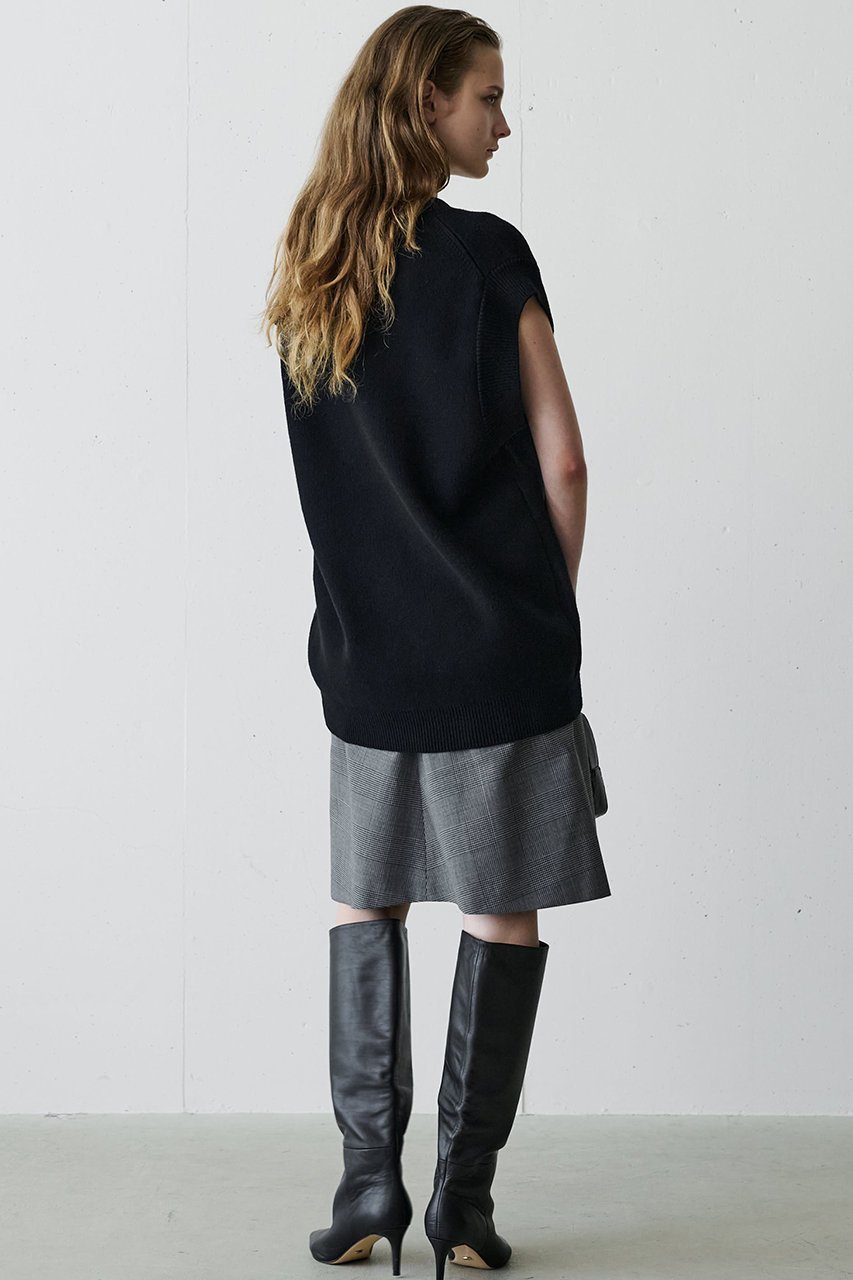 【ジェイドット/j.】のウルトラファインメリノオーバーニットベスト 人気、トレンドファッション・服の通販 founy(ファニー) 　ファッション　Fashion　レディースファッション　Fashion for Women　トップス・カットソー　Cut & Sew Tops　ニット　Knit Tops & Sweaters　ベスト&ジレ / 重ね着スタイル　Vests & Gilets　カジュアルプルオーバー・ニットトップス　Pullovers & Knit Tops / Casual Pullovers　シンプル　Simple, Minimal　ベスト　Vest, Waistcoat　再入荷　Restock / Back in Stock　A/W・秋冬　Autumn/Winter　other-8|ID: prp329100004743730 ipo3291000000034473332