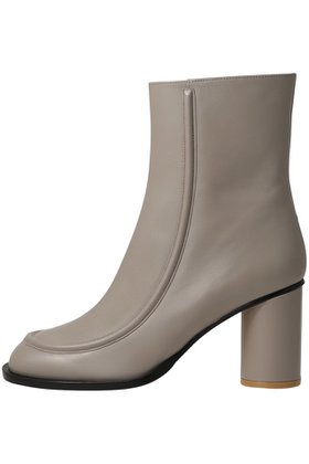 【リュニック エ モア/L'unique et moi】 Vivienne II ショートブーツ人気、トレンドファッション・服の通販 founy(ファニー) ファッション Fashion レディースファッション Fashion for Women 2022年 2022 2022-2023秋冬・A/W Autumn/Winter 2022–23 AW22–23 ショート Short, Short Length フロント Front, Front Design モダン Modern, Contemporary |ID:prp329100004744619