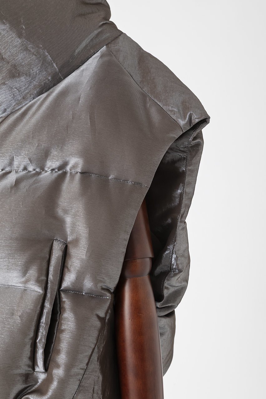 【オーヴィル/EAUVIRE】のシャイニーダウンジレ 人気、トレンドファッション・服の通販 founy(ファニー) ファッション Fashion レディースファッション Fashion for Women アウター Coat / Outerwear Collection レディースジャケット・軽アウター Jackets おすすめ Recommended / Our Picks イタリア Italy シェイプ Shape, Slim Fit ジャケット Jacket, Outerwear スタンド Stand Collar, Upright Stand ストール Stole, Wrap タンブラー Tumbler, Travel Mug ドレス Dress, One-Piece ベスト Vest, Waistcoat メタリック Metallic, Shiny Finish エレガント 上品 Elegant 再入荷 Restock / Back in Stock other-5|ID: prp329100004745542 ipo3291000000035695618