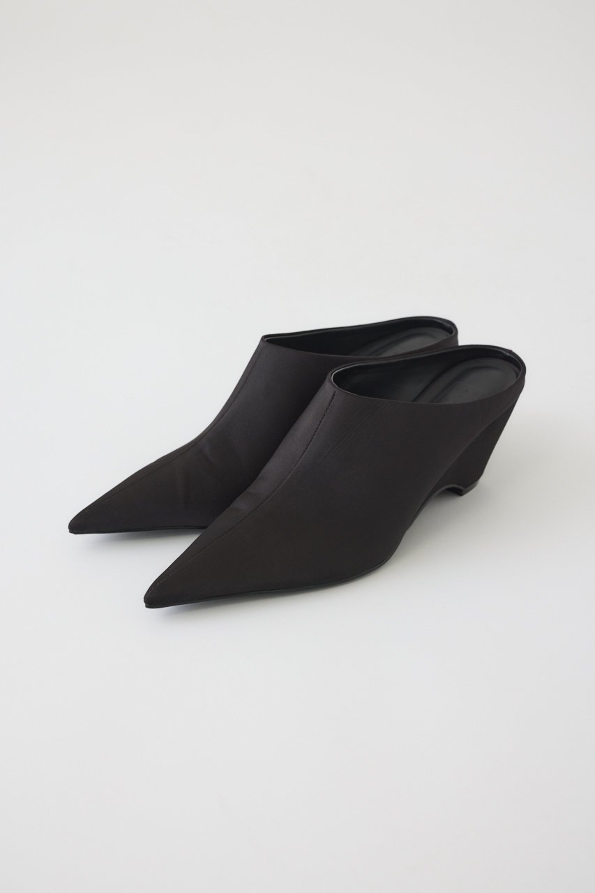 【リムアーク/RIM.ARK】の【10/23 10:00販売開始】Pointed satin mule/ミュール インテリア・キッズ・メンズ・レディースファッション・服の通販 founy(ファニー) 　ファッション　Fashion　レディースファッション　Fashion for Women　サテン　Satin, Glossy Fabric　サンダル　Sandals, Summer Shoes　スラックス　Slacks, Dress Pants　デニム　Denim, Jeans Material　ドレス　Dress, One-Piece　ミュール　Mule, Backless Shoes　リュクス　Luxury, Elegant, High-End, Chic　エレガント 上品　Elegant　結婚式　Wedding　ブラック|ID: prp329100004745612 ipo3291000000034308157