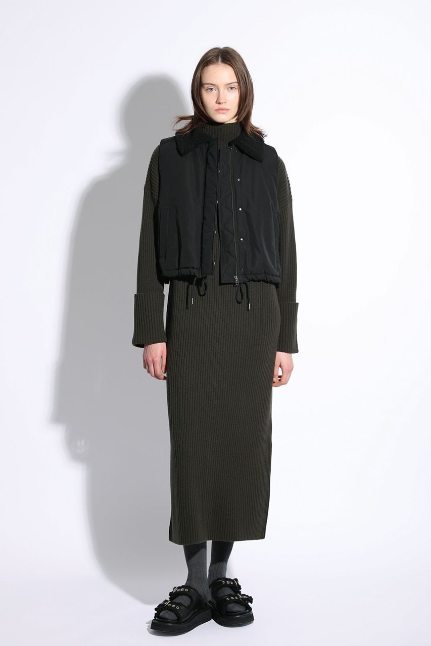 【サクラ/SACRA】のパディングハイカウントタッサーベスト 人気、トレンドファッション・服の通販 founy(ファニー) 　ファッション　Fashion　レディースファッション　Fashion for Women　アウター　Coat / Outerwear Collection　レディースジャケット・軽アウター　Jackets　イタリア　Italy　ジャケット　Jacket, Outerwear　ドローストリング　Drawstring, Pull Cord　フォルム　Silhouette, Form　ベスト　Vest, Waistcoat　リュクス　Luxury, Elegant, High-End, Chic　エレガント 上品　Elegant　新作・新入荷　New Arrivals / New In　other-8|ID: prp329100004747053 ipo3291000000034321003