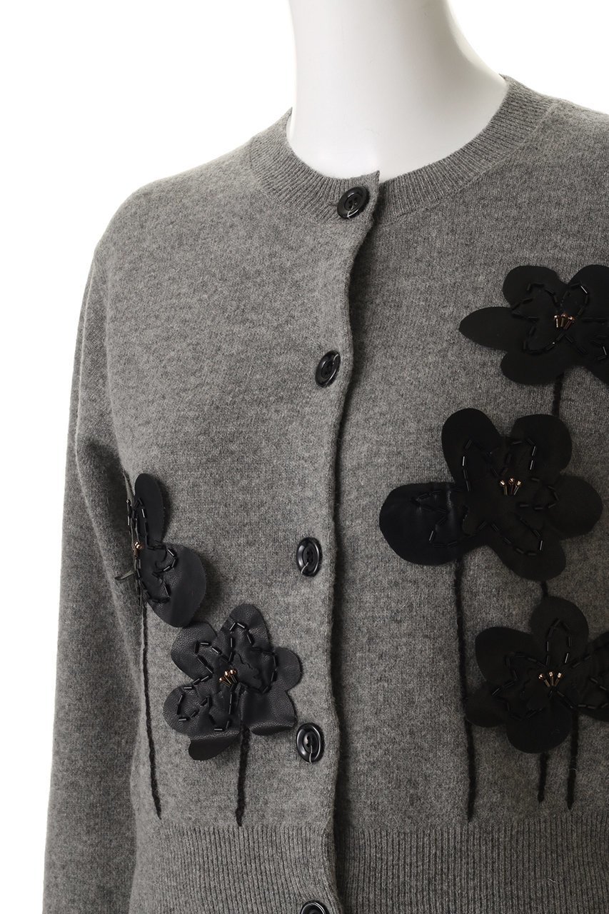 【ランバン オン ブルー/LANVIN en Bleu】のフラワー刺しゅうカーディガン 人気、トレンドファッション・服の通販 founy(ファニー) 　ファッション　Fashion　レディースファッション　Fashion for Women　トップス・カットソー　Cut & Sew Tops　ニット　Knit Tops & Sweaters　カーディガン・羽織り　Layered Style Cardigans　カーディガン　Cardigan, Knitwear　クロップド　Cropped, Short Length　シンプル　Simple, Minimal　バランス　Balance, Style Balance　フェイクレザー　Faux Leather, PU Leather　フェミニン　Feminine, Girly　フラワー　Flower, Floral　ボトム　Bottoms, Lower Wear　モチーフ　Motif, Design Theme　エレガント 上品　Elegant　other-5|ID: prp329100004747075 ipo3291000000036005147