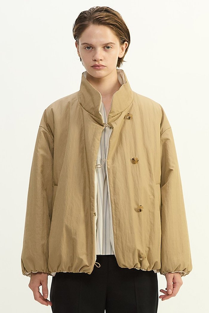 【プレインピープル/PLAIN PEOPLE】のスーピマナイロンタイプライターパディングショートブルゾン(リバーシブル) インテリア・キッズ・メンズ・レディースファッション・服の通販 founy(ファニー) https://founy.com/ ファッション Fashion レディースファッション Fashion for Women アウター Coat / Outerwear Collection レディースジャケット・軽アウター Jackets ブルゾンジャケット・スポーティアウター Blouson Jackets なめらか Smooth, Silky Texture ジャケット Jacket, Outerwear スウェット / スエット Sweatshirt, Sweatwear タイプライター Typewriter Fabric, Crisp Cotton ブルゾン Blouson, Bomber Jacket リバーシブル Reversible, Two-Sided 軽量 Lightweight, Ultra Light |ID: prp329100004747105 ipo3291000000036050054