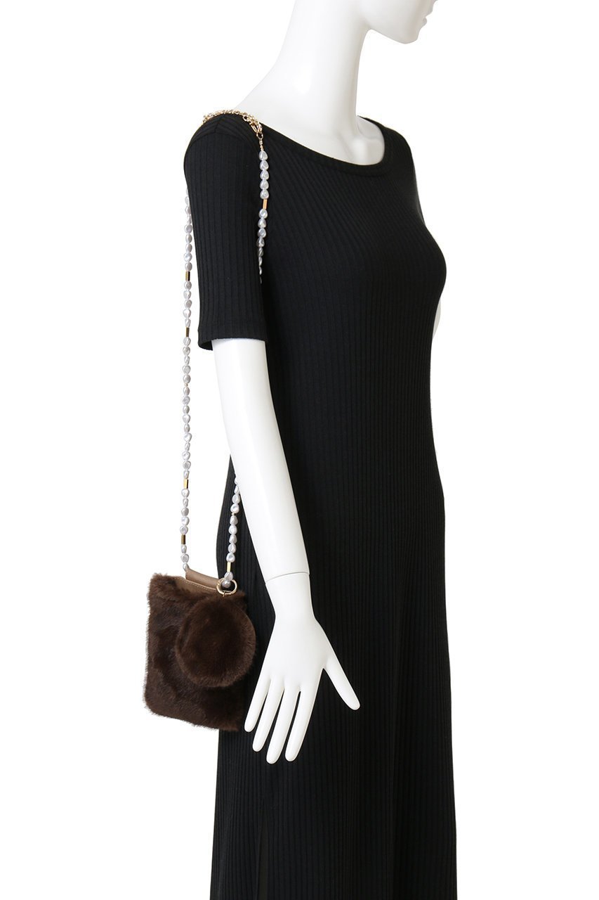 【ファビオラ クラス/Faviora Class】のミンク風ポーチ付パールショルダーポシェット 人気、トレンドファッション・服の通販 founy(ファニー) 　ファッション　Fashion　レディースファッション　Fashion for Women　ポーチ&ミニバッグ　Pouches & Mini Bags　バッグ　Bags　アクセサリー　Fashion Accessories　ショルダー　Shoulder, Shoulder Strap　パール　Pearl, Pearl Accent　フェイクファー　Faux Fur, Imitation Fur　ポシェット　Pochette, Mini Bag　ポーチ　Pouch, Small Case　ロング　Long, Long-Length　エレガント 上品　Elegant　other-2|ID: prp329100004748420 ipo3291000000035359377