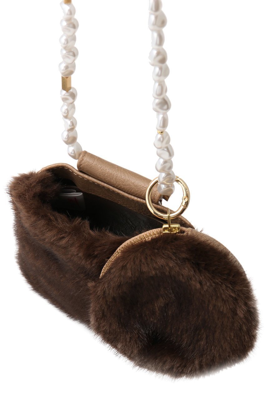 【ファビオラ クラス/Faviora Class】のミンク風ポーチ付パールショルダーポシェット 人気、トレンドファッション・服の通販 founy(ファニー) 　ファッション　Fashion　レディースファッション　Fashion for Women　ポーチ&ミニバッグ　Pouches & Mini Bags　バッグ　Bags　アクセサリー　Fashion Accessories　ショルダー　Shoulder, Shoulder Strap　パール　Pearl, Pearl Accent　フェイクファー　Faux Fur, Imitation Fur　ポシェット　Pochette, Mini Bag　ポーチ　Pouch, Small Case　ロング　Long, Long-Length　エレガント 上品　Elegant　other-5|ID: prp329100004748420 ipo3291000000035359381