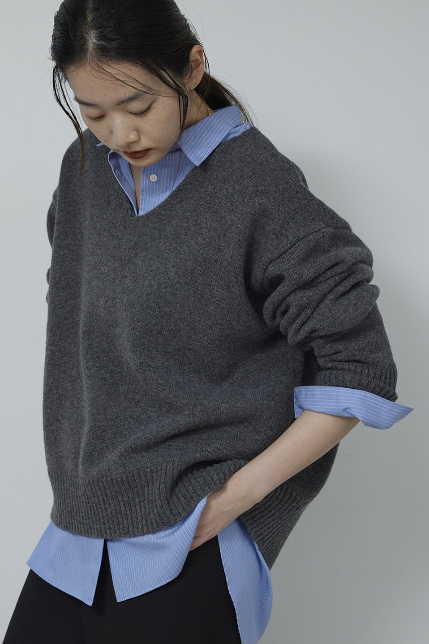 【ガリャルダガランテ/GALLARDAGALANTE】の【セットアップ対応】メリノウールVニット 人気、トレンドファッション・服の通販 founy(ファニー) 　ファッション　Fashion　レディースファッション　Fashion for Women　トップス・カットソー　Cut & Sew Tops　ニット　Knit Tops & Sweaters　カジュアルプルオーバー・ニットトップス　Pullovers & Knit Tops / Casual Pullovers　インナー　Innerwear　シンプル　Simple, Minimal　スリット　Slit, Slit Detail　セットアップ　Set-Up, Coordinated Outfit　冬　Winter / This Winter　 other-1|ID: prp329100004748430 ipo3291000000036129360