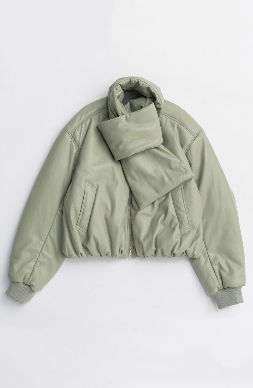 【メゾンスペシャル/MAISON SPECIAL】のLeather Puffer Jacket With Muffler/マフラーセットレザーパッファーブルゾン インテリア・キッズ・メンズ・レディースファッション・服の通販 founy(ファニー) 　ファッション　Fashion　レディースファッション　Fashion for Women　アウター　Coat / Outerwear Collection　レディースジャケット・軽アウター　Jackets　ブルゾンジャケット・スポーティアウター　Blouson Jackets　マフラー・スヌード / 冬小物の定番　Scarves & Mufflers　ジャケット　Jacket, Outerwear　フェイクレザー　Faux Leather, PU Leather　ブルゾン　Blouson, Bomber Jacket　マフラー　Scarf, Muffler　エレガント 上品　Elegant　新作・新入荷　New Arrivals / New In　M.GRN(ミントグリーン)|ID: prp329100004748555 ipo3291000000034337146