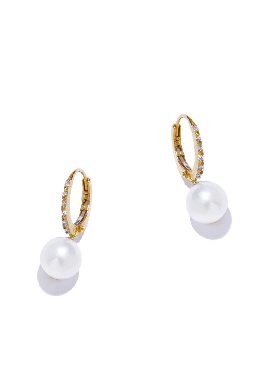 【ルボンボン/les bonbon】のhalf eternity pearl ピアス 人気、トレンドファッション・服の通販 founy(ファニー) 　ファッション　Fashion　レディースファッション　Fashion for Women　ジュエリー　Jewelry　ファッションリング　Fashion Rings　イヤリング・フープ・ドロップタイプ　Hoop, Drop & Clip Earrings　イヤリング　Earrings　ダイヤモンド　Diamond, Brilliant Cut　パール　Pearl, Pearl Accent　フープ　Hoop, Hoop Earrings　エレガント 上品　Elegant　 other-1|ID: prp329100004750002 ipo3291000000034346040