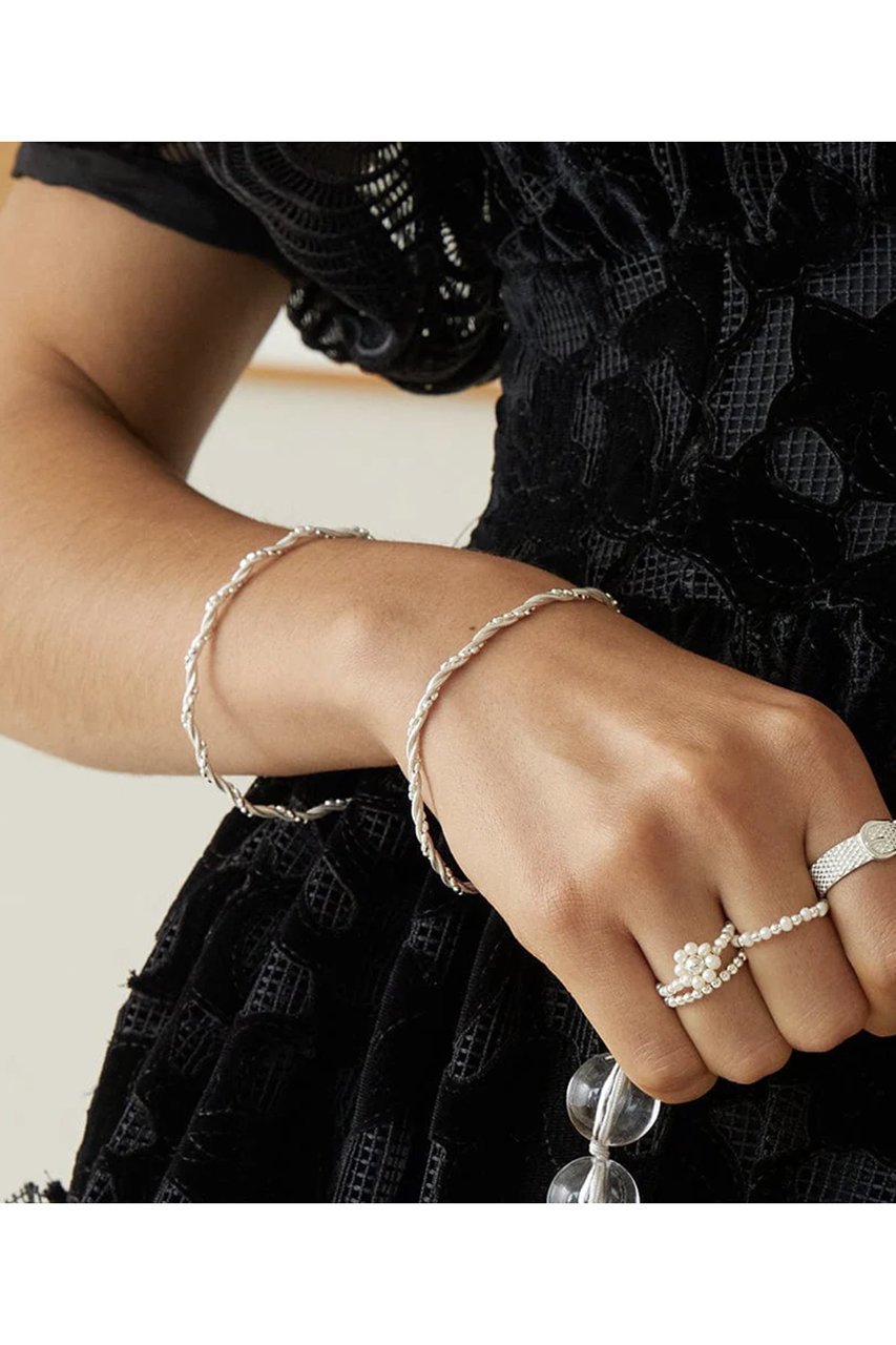 【デイジー ロンドン/DAISY LONDON】のShrimps Twist Chain ブレスレット 人気、トレンドファッション・服の通販 founy(ファニー) 　ファッション　Fashion　レディースファッション　Fashion for Women　ジュエリー　Jewelry　チェーン＆カフブレスレット　Cuff & Chain Bracelets　バングル・カフブレスレット　Bangles & Cuff Bracelets　シルバー　Silver, Metallic Silver　シンプル　Simple, Minimal　チェーン　Chain, Chain Strap　ツイスト　Tweed, Tweed Fabric　ブレスレット　Bracelet, Wristband　モダン　Modern, Contemporary　時計　Watch, Wristwatch　other-6|ID: prp329100004750089 ipo3291000000035454651