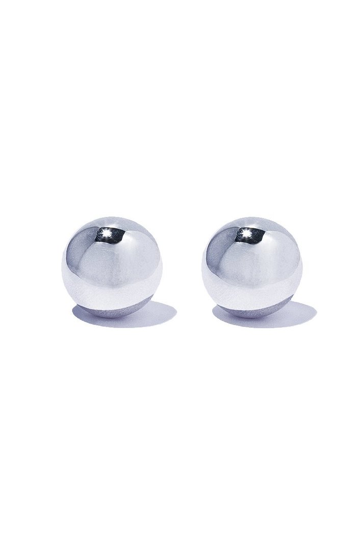 【クイップ クエイント/quip queint】のpod ピアス インテリア・キッズ・メンズ・レディースファッション・服の通販 founy(ファニー) https://founy.com/ ファッション Fashion レディースファッション Fashion for Women ジュエリー Jewelry ファッションリング Fashion Rings イヤリング・フープ・ドロップタイプ Hoop, Drop & Clip Earrings イヤリング Earrings シルバー Silver, Metallic Silver ジャケット Jacket, Outerwear デニム Denim, Jeans Material フォルム Silhouette, Form モダン Modern, Contemporary モノトーン Monotone, Black and White 再入荷 Restock / Back in Stock |ID: prp329100004750096 ipo3291000000034346511