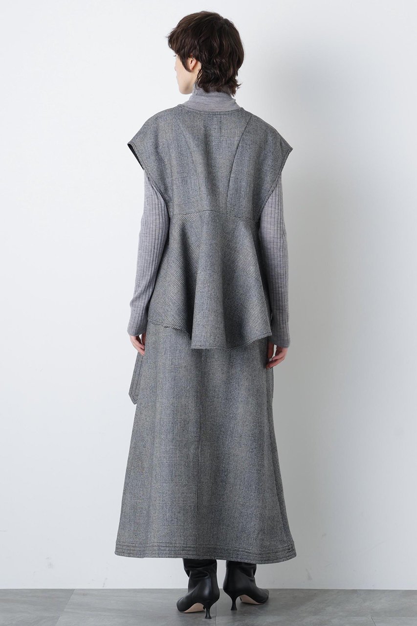 【ヒューエルミュージアム/hueLe Museum】の【STUMBLY】Back Peplum Gilet BL 人気、トレンドファッション・服の通販 founy(ファニー)  ファッション Fashion レディースファッション Fashion for Women アウター Coat / Outerwear Collection トップス・カットソー Cut & Sew Tops キャミソール&ノースリーブ Camisoles & Sleeveless Tops シャツ・ブラウス・オフィスカジュアル Elegant Blouses & Button-Ups ベスト&ジレ / 重ね着スタイル Vests & Gilets なめらか Smooth, Silky Texture ノースリーブ Sleeveless, No-Sleeve フロント Front, Front Design ペプラム Peplum, Flared Hem 新作・新入荷 New Arrivals / New In other-5|ID: prp329100004750130 ipo3291000000034346658