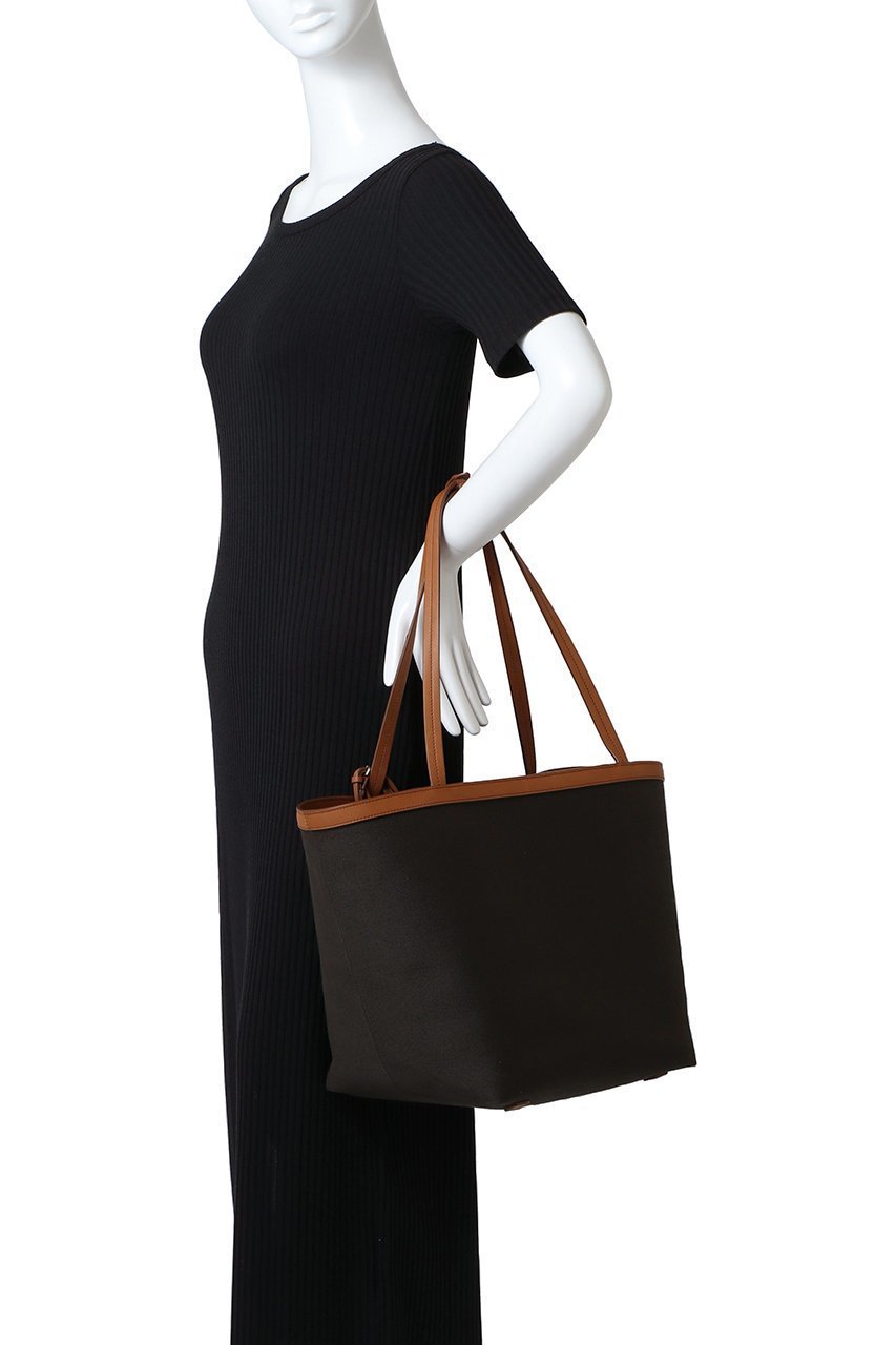 【ザ ロウ/THE ROW】のPARK TOTE THREE CANVAS 人気、トレンドファッション・服の通販 founy(ファニー)  ファッション Fashion レディースファッション Fashion for Women バッグ Bags キャンバス Canvas, Canvas Fabric コンビ Combo, Combination Style テクスチャー Texture, Textured Fabric ポーチ Pouch, Small Case ラップ Wrap, Wrap Design エレガント 上品 Elegant 人気 Popular, Best Seller 新作・新入荷 New Arrivals / New In other-2|ID: prp329100004750167 ipo3291000000034346956