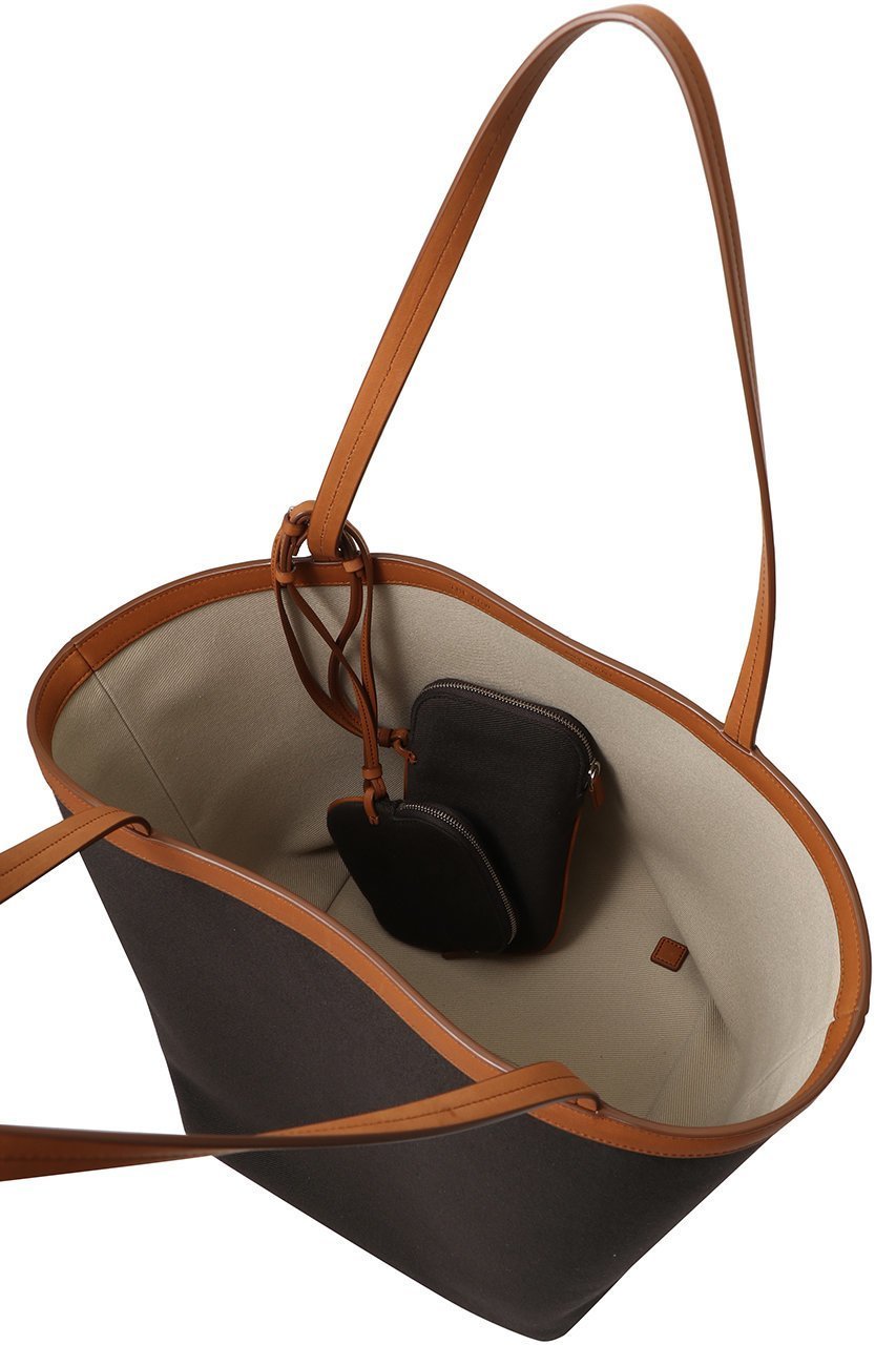【ザ ロウ/THE ROW】のPARK TOTE THREE CANVAS 人気、トレンドファッション・服の通販 founy(ファニー) 　ファッション　Fashion　レディースファッション　Fashion for Women　バッグ　Bags　キャンバス　Canvas, Canvas Fabric　コンビ　Combo, Combination Style　テクスチャー　Texture, Textured Fabric　ポーチ　Pouch, Small Case　ラップ　Wrap, Wrap Design　リバーシブル　Reversible, Two-Sided　エレガント 上品　Elegant　人気　Popular, Best Seller　other-5|ID: prp329100004750167 ipo3291000000036184259
