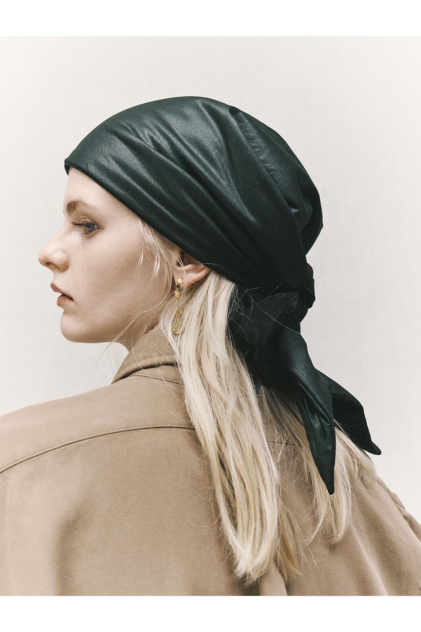 【キジマ タカユキ/KIJIMA TAKAYUKI】のレザーライクタフタパデッドスカーフ 人気、トレンドファッション・服の通販 founy(ファニー) 　ファッション　Fashion　レディースファッション　Fashion for Women　ストール　Soft & Warm Scarves　マフラー・スヌード / 冬小物の定番　Scarves & Mufflers　スカーフ　Scarf, Neckwear　ストール　Stole, Wrap　なめらか　Smooth, Silky Texture　防寒　Cold Protection, Winter-Ready　マフラー　Scarf, Muffler　other-2|ID: prp329100004750200 ipo3291000000035610786