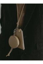 【エトレトウキョウ/ETRE TOKYO】のレザーコードマルチポーチ 人気、トレンドファッション・服の通販 founy(ファニー) ファッション Fashion レディースファッション Fashion for Women ポーチ&ミニバッグ Pouches & Mini Bags なめらか Smooth, Silky Texture アクセサリー Fashion Accessories サークル Circle, Round Design シンプル Simple, Minimal バランス Balance, Style Balance ポーチ Pouch, Small Case エレガント 上品 Elegant 台形 A-Line, Trapezoid Shape 新作・新入荷 New Arrivals / New In thumbnail ベージュ|ID: prp329100004750204 ipo3291000000034347280