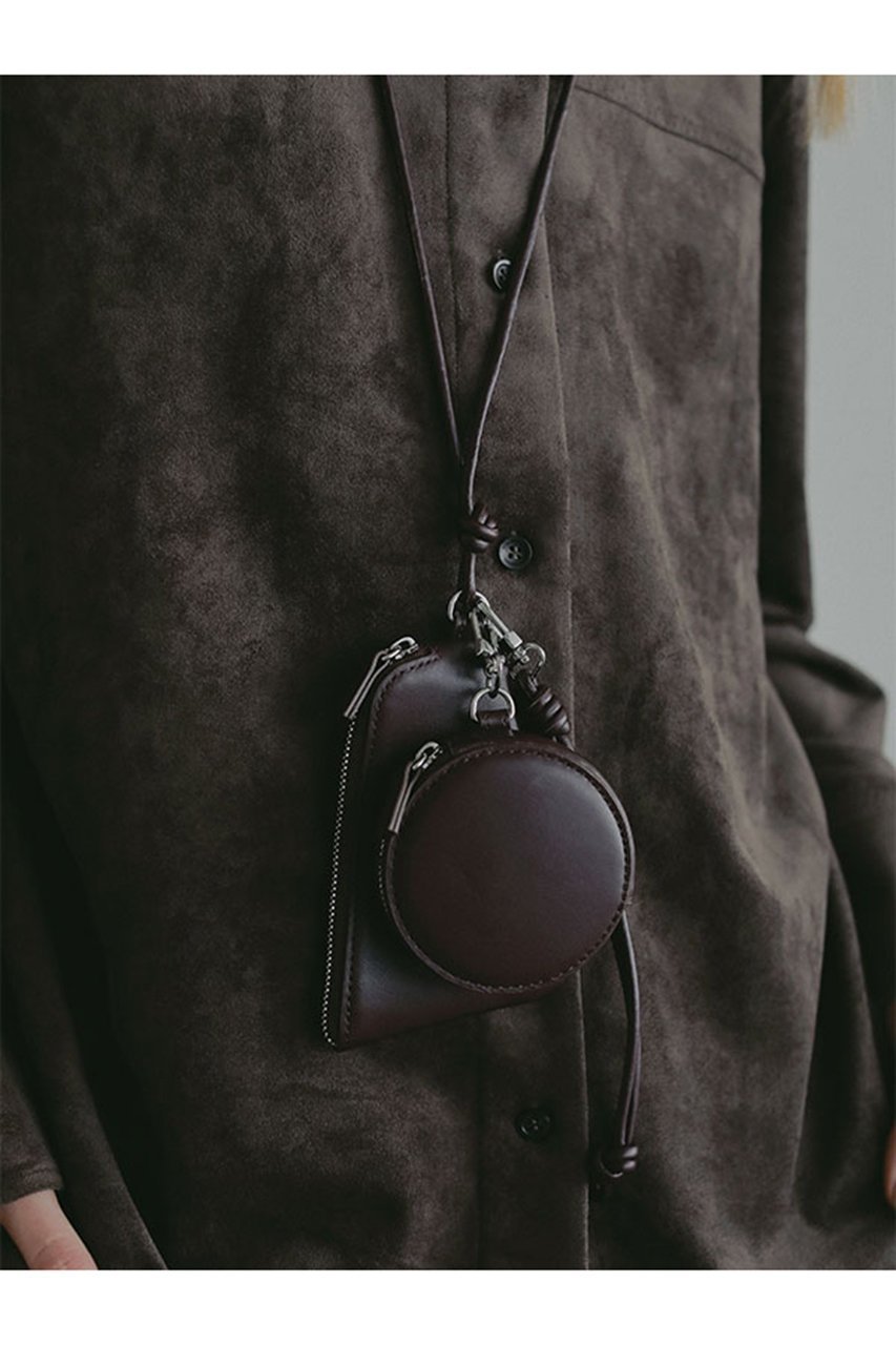 【エトレトウキョウ/ETRE TOKYO】のレザーコードマルチポーチ インテリア・キッズ・メンズ・レディースファッション・服の通販 founy(ファニー) 　ファッション　Fashion　レディースファッション　Fashion for Women　ポーチ&ミニバッグ　Pouches & Mini Bags　なめらか　Smooth, Silky Texture　アクセサリー　Fashion Accessories　サークル　Circle, Round Design　シンプル　Simple, Minimal　バランス　Balance, Style Balance　ポーチ　Pouch, Small Case　エレガント 上品　Elegant　台形　A-Line, Trapezoid Shape　ブラウン|ID: prp329100004750204 ipo3291000000036184365