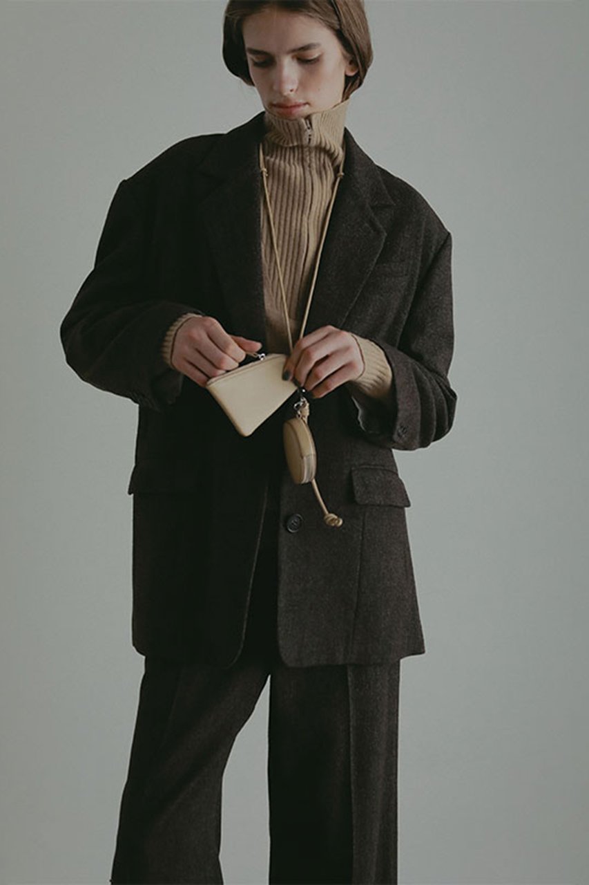 【エトレトウキョウ/ETRE TOKYO】のレザーコードマルチポーチ 人気、トレンドファッション・服の通販 founy(ファニー) 　ファッション　Fashion　レディースファッション　Fashion for Women　ポーチ&ミニバッグ　Pouches & Mini Bags　なめらか　Smooth, Silky Texture　アクセサリー　Fashion Accessories　サークル　Circle, Round Design　シンプル　Simple, Minimal　バランス　Balance, Style Balance　ポーチ　Pouch, Small Case　エレガント 上品　Elegant　台形　A-Line, Trapezoid Shape　other-4|ID: prp329100004750204 ipo3291000000036234318