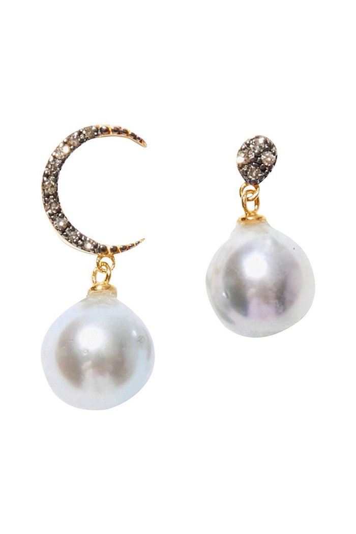 【アルティーダ ウード/ARTIDA OUD】の【ELLE SHOP限定】glimmer アコヤパール ニュームーン スタッド ピアス インテリア・キッズ・メンズ・レディースファッション・服の通販 founy(ファニー) https://founy.com/ ファッション Fashion レディースファッション Fashion for Women ジュエリー Jewelry ファッションリング Fashion Rings イヤリング・フープ・ドロップタイプ Hoop, Drop & Clip Earrings イヤリング Earrings エレガント 上品 Elegant コーティング Coating, Coated Finish シルバー Silver, Metallic Silver ダイヤモンド Diamond, Brilliant Cut バロック Baroque, Baroque Design パール Pearl, Pearl Accent 別注 Limited Edition, Custom Order 再入荷 Restock / Back in Stock |ID: prp329100004752806 ipo3291000000034375748