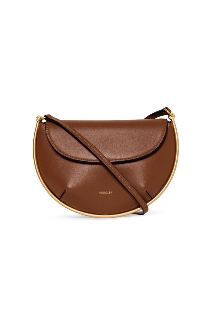 【ワンドラー/WANDLER】のKate Mini Crossbody インテリア・キッズ・メンズ・レディースファッション・服の通販 founy(ファニー) https://founy.com/ ファッション Fashion レディースファッション Fashion for Women バッグ Bags エレガント 上品 Elegant コンパクト Compact, Small Size ショルダー Shoulder, Shoulder Strap スマート Smart, Elegant フレーム Frame, Outline ポケット Pocket, Pocket Detail ポシェット Pochette, Mini Bag マグネット Magnet, Magnetic Closure ラップ Wrap, Wrap Design ロング Long, Long-Length |ID: prp329100004752824 ipo3291000000034375871