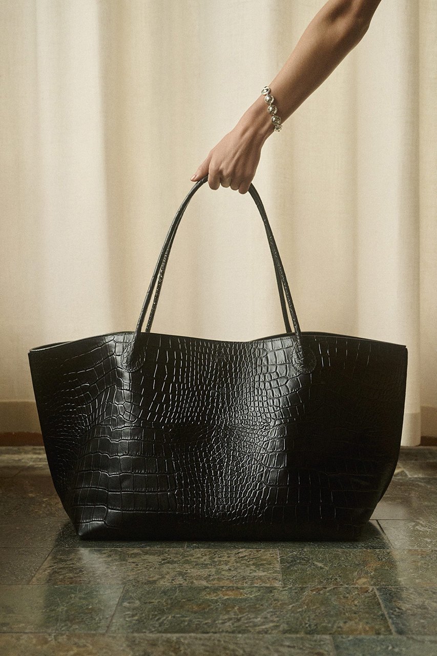 【リエ スタジオ/LIE STUDIO】のThe Eva Weekend クロコ型押しトートバッグ 人気、トレンドファッション・服の通販 founy(ファニー) 　ファッション　Fashion　レディースファッション　Fashion for Women　バッグ　Bags　ユニセックス　Unisex, Genderless　クロコ　Crocodile, Croc Embossed　ジュエリー　Jewelry, Accessories　スタイリッシュ　Stylish, Fashionable　エレガント 上品　Elegant　旅行　Travel　other-2|ID: prp329100004752830 ipo3291000000035803609