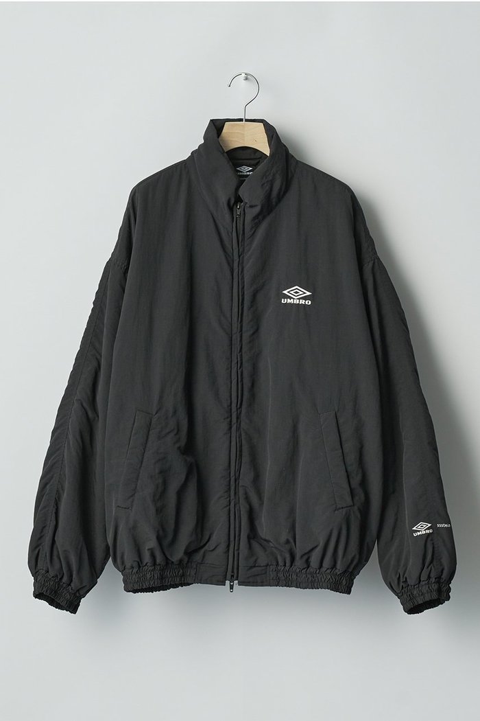 【シュタイン/ssstein / MEN】の【11/1 12:00販売開始】【MEN】【ssstein × UMBRO】CO/NY POPLIN PADDED JACKET インテリア・キッズ・メンズ・レディースファッション・服の通販 founy(ファニー) https://founy.com/ ファッション Fashion メンズファッション Fashion for Men コレクション Collection, Seasonal Line サッカー Seersucker, Summer Fabric ジャケット Jacket, Outerwear ブルゾン Blouson, Bomber Jacket 新作・新入荷 New Arrivals / New In |ID: prp329100004752952 ipo3291000000034376877