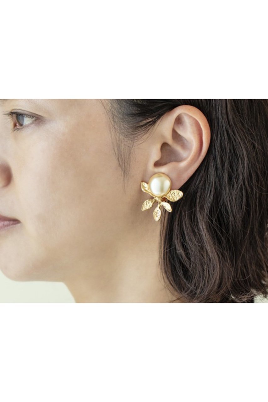 【セシル エ ジャンヌ/CECILE ET JEANNE】のデリカテッセ ソレイユ カラーイヤリング 人気、トレンドファッション・服の通販 founy(ファニー) 　ファッション　Fashion　レディースファッション　Fashion for Women　ジュエリー　Jewelry　ファッションリング　Fashion Rings　イヤリング・フープ・ドロップタイプ　Hoop, Drop & Clip Earrings　おすすめ　Recommended / Our Picks　イヤリング　Earrings　パール　Pearl, Pearl Accent　エレガント 上品　Elegant　新作・新入荷　New Arrivals / New In　other-2|ID: prp329100004756473 ipo3291000000034407923