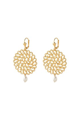 【セシル エ ジャンヌ/CECILE ET JEANNE】のデリカテッセ レースドロップピアス 人気、トレンドファッション・服の通販 founy(ファニー) ファッション Fashion レディースファッション Fashion for Women ジュエリー Jewelry ファッションリング Fashion Rings イヤリング・フープ・ドロップタイプ Hoop, Drop & Clip Earrings イヤリング Earrings ガラス Glass, Glassware コレクション Collection, Seasonal Line バランス Balance, Style Balance パール Pearl, Pearl Accent フランス France, French モチーフ Motif, Design Theme レース Lace, Lace Fabric エレガント 上品 Elegant |ID:prp329100004756474