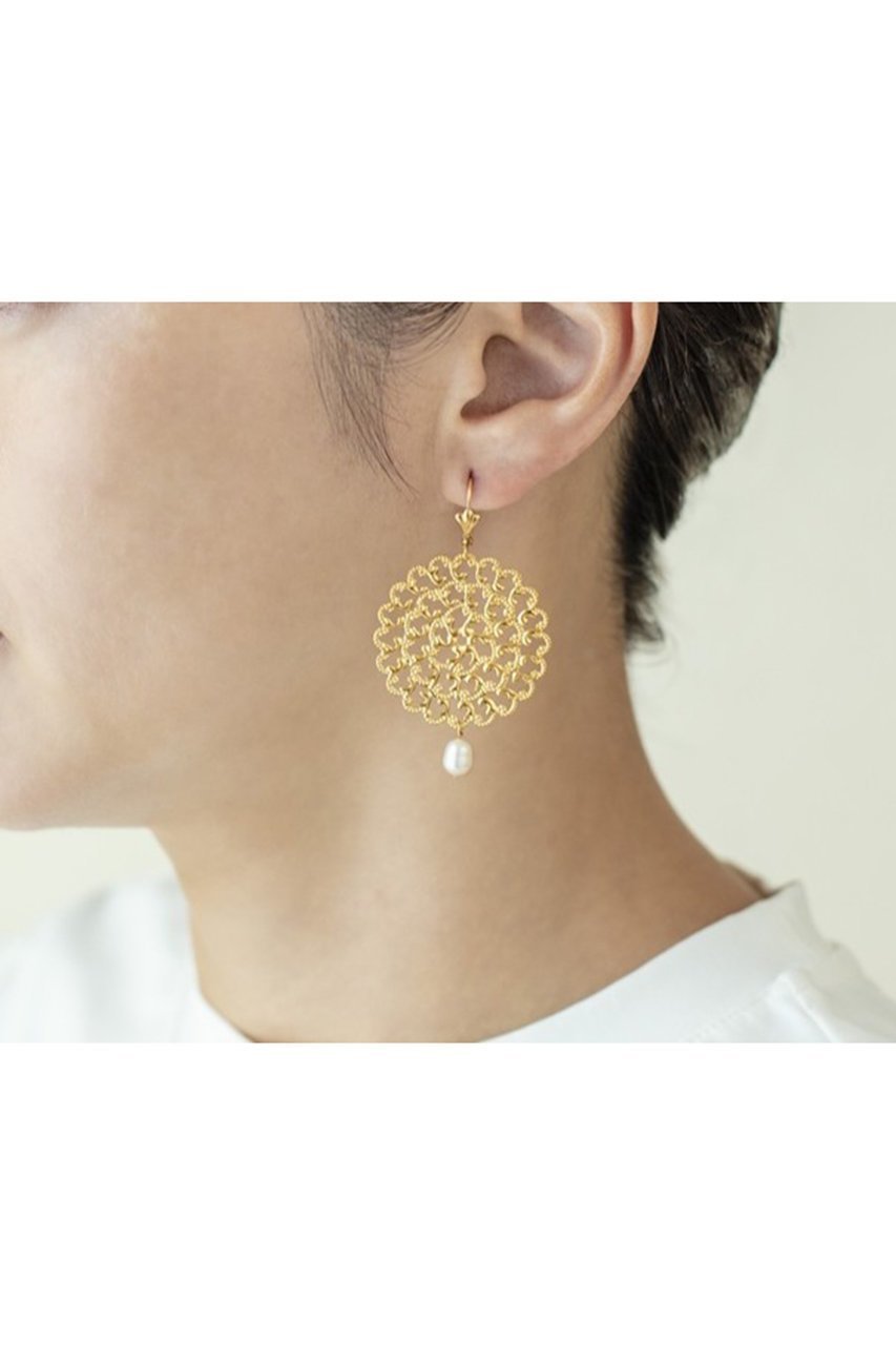 【セシル エ ジャンヌ/CECILE ET JEANNE】のデリカテッセ レースドロップピアス 人気、トレンドファッション・服の通販 founy(ファニー) 　ファッション　Fashion　レディースファッション　Fashion for Women　ジュエリー　Jewelry　ファッションリング　Fashion Rings　イヤリング・フープ・ドロップタイプ　Hoop, Drop & Clip Earrings　イヤリング　Earrings　ガラス　Glass, Glassware　コレクション　Collection, Seasonal Line　バランス　Balance, Style Balance　パール　Pearl, Pearl Accent　フランス　France, French　モチーフ　Motif, Design Theme　レース　Lace, Lace Fabric　エレガント 上品　Elegant　other-2|ID: prp329100004756474 ipo3291000000035618287