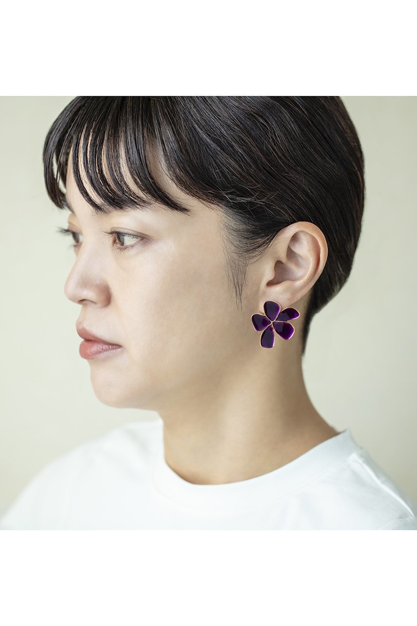 【セシル エ ジャンヌ/CECILE ET JEANNE】のエマイユ バイオレット フルールピアス 人気、トレンドファッション・服の通販 founy(ファニー) 　ファッション　Fashion　レディースファッション　Fashion for Women　ジュエリー　Jewelry　ファッションリング　Fashion Rings　イヤリング・フープ・ドロップタイプ　Hoop, Drop & Clip Earrings　イヤリング　Earrings　ドレス　Dress, One-Piece　リップ　Lip, Lip Motif　エレガント 上品　Elegant　新作・新入荷　New Arrivals / New In　other-5|ID: prp329100004756479 ipo3291000000034407962