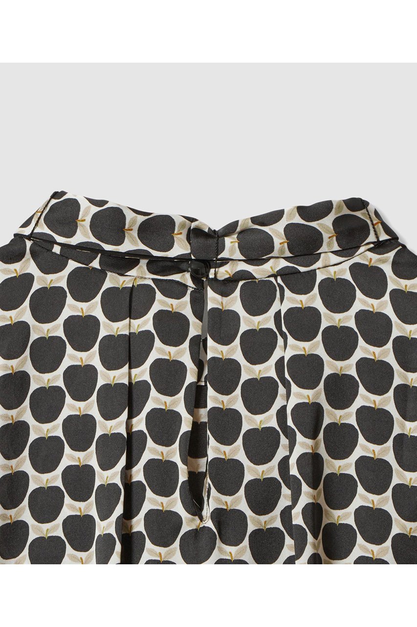 【アナイ/ANAYI】の【セットアップ対応商品】メーレプリントリボンタック ブラウス 人気、トレンドファッション・服の通販 founy(ファニー)  ファッション Fashion レディースファッション Fashion for Women トップス・カットソー Cut & Sew Tops シャツ・ブラウス・オフィスカジュアル Elegant Blouses & Button-Ups イタリア Italy カフス Cuff Design サテン Satin, Glossy Fabric スタンド Stand Collar, Upright Stand スリーブ Sleeve, Long Sleeve / Short Sleeve セットアップ Set-Up, Coordinated Outfit ドット Polka Dot, Dot Pattern プリント Print, Printed Pattern モチーフ Motif, Design Theme モノトーン Monotone, Black and White 無地 Plain, Solid Color リボン Ribbon, Bow ロング Long, Long-Length おすすめ Recommended / Our Picks 新作・新入荷 New Arrivals / New In other-6|ID: prp329100004756550 ipo3291000000034408548