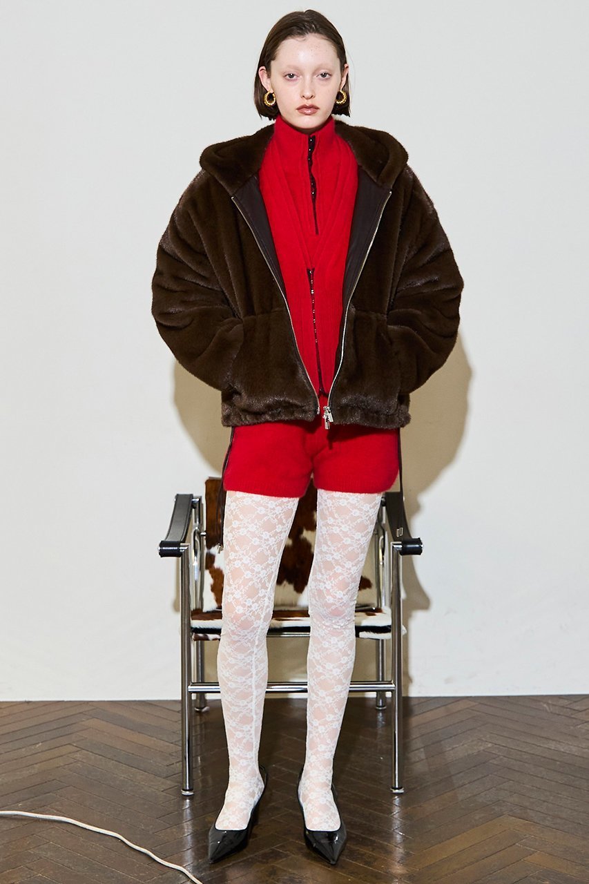 【メゾンスペシャル/MAISON SPECIAL】のFur Hoodie/ファーフーディ 人気、トレンドファッション・服の通販 founy(ファニー) 　ファッション　Fashion　レディースファッション　Fashion for Women　アウター　Coat / Outerwear Collection　レディースジャケット・軽アウター　Jackets　ブルゾンジャケット・スポーティアウター　Blouson Jackets　クール　Cool, Chic　ショート　Short, Short Length　ジャケット　Jacket, Outerwear　フェイクファー　Faux Fur, Imitation Fur　ブルゾン　Blouson, Bomber Jacket　ラグジュアリー　Luxury, Elegant　リブニット　Rib Knit, Ribbed Knit　新作・新入荷　New Arrivals / New In　other-2|ID: prp329100004758974 ipo3291000000034433773