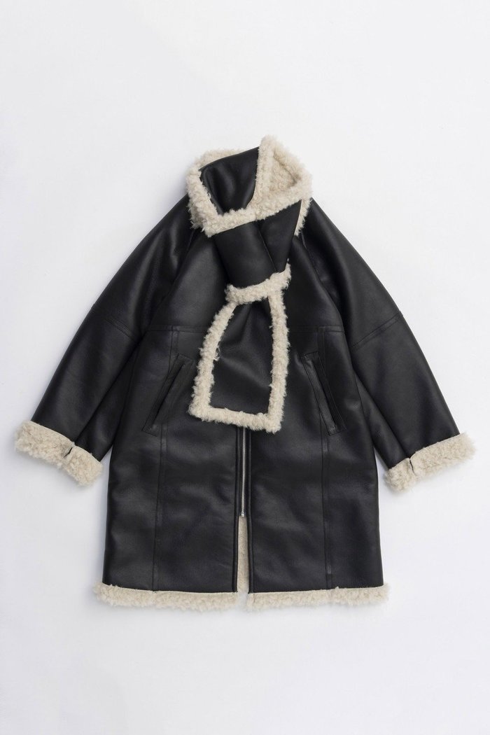【メゾンスペシャル/MAISON SPECIAL】のReversible Faux Mouton Coat/リバーシブルフェイクムートンコート インテリア・キッズ・メンズ・レディースファッション・服の通販 founy(ファニー) https://founy.com/ ファッション Fashion レディースファッション Fashion for Women アウター Coat / Outerwear Collection コート・ロングコート・ピーコート Long Coats, Peacoats & More インナー Innerwear シンプル Simple, Minimal スニーカー Sneakers, Trainers スラックス Slacks, Dress Pants タートル Turtleneck, Turtle Collar デニム Denim, Jeans Material フェイクファー Faux Fur, Imitation Fur マフラー Scarf, Muffler リアル Real, Realistic ロング Long, Long-Length エレガント 上品 Elegant 新作・新入荷 New Arrivals / New In |ID: prp329100004758986 ipo3291000000034433916