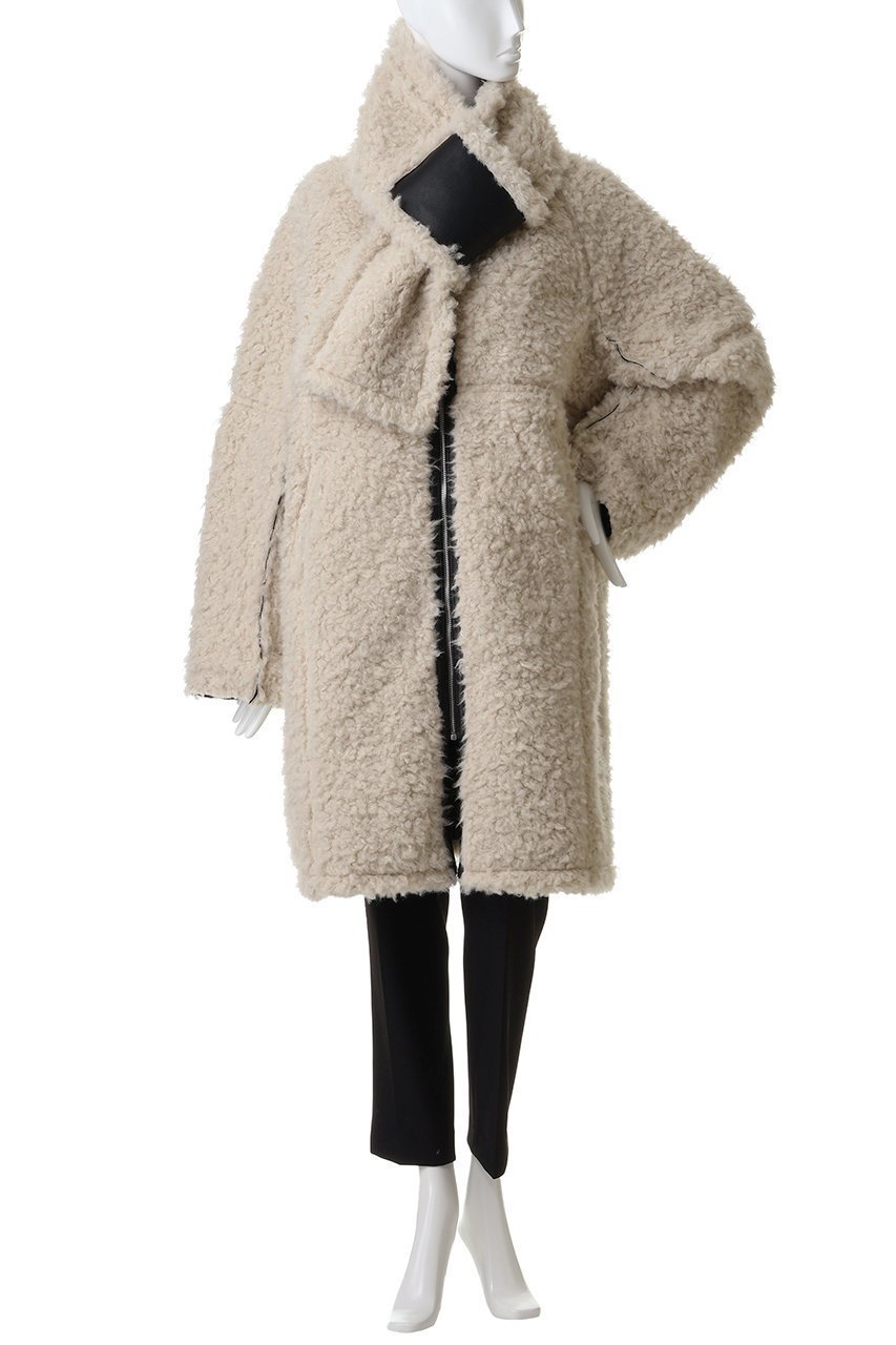 【メゾンスペシャル/MAISON SPECIAL】のReversible Faux Mouton Coat/リバーシブルフェイクムートンコート 大人の最旬トレンドファッション＆コーディネート founy(ファウニー) 　ファッション　Fashion　レディースファッション　Fashion for Women　アウター　Coat / Outerwear Collection　コート・ロングコート・ピーコート　Long Coats, Peacoats & More　インナー　Innerwear　シンプル　Simple, Minimal　スニーカー　Sneakers, Trainers　スラックス　Slacks, Dress Pants　タートル　Turtleneck, Turtle Collar　デニム　Denim, Jeans Material　フェイクファー　Faux Fur, Imitation Fur　マフラー　Scarf, Muffler　リアル　Real, Realistic　ロング　Long, Long-Length　エレガント 上品　Elegant　other-8|ID: prp329100004758986 ipo3291000000036890877