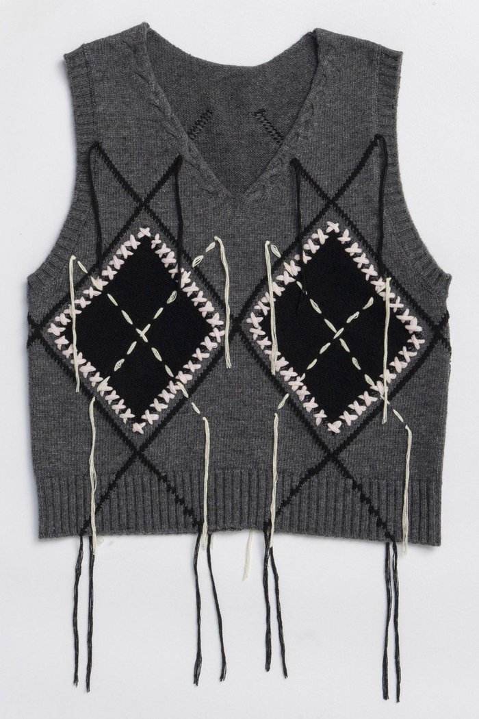 【メゾンスペシャル/MAISON SPECIAL】のStitch Argyle Knit Vest/ステッチアーガイルニットベスト インテリア・キッズ・メンズ・レディースファッション・服の通販 founy(ファニー) https://founy.com/ ファッション Fashion レディースファッション Fashion for Women トップス・カットソー Cut & Sew Tops ニット Knit Tops & Sweaters ベスト&ジレ / 重ね着スタイル Vests & Gilets カジュアルプルオーバー・ニットトップス Pullovers & Knit Tops / Casual Pullovers インナー Innerwear カットソー Cut and Sewn Top クラシカル Classical, Vintage-Inspired フォーマル Formal, Dressy ベスト Vest, Waistcoat 冬 Winter / This Winter 新作・新入荷 New Arrivals / New In |ID: prp329100004758989 ipo3291000000034433951